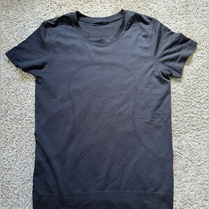 Lululemon swiftly short sleeve.